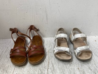 FREE SPIRIT FRISCO SANDAL IN WHITE SIZE UK 4 TO INCLUDE BLOWFISH MALIBU MAYLIE SANDAL IN TAN SIZE UK5: LOCATION - A13