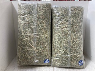 2 X 5KG COARSE CUT TIMOTHY HAY: LOCATION - A14