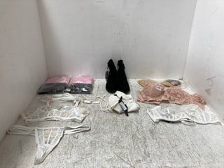 QTY OF ASSORTED CLOTHING ITEMS TO INCLUDE LOUNGE ABIGAIL UNDERWEAR SET SIZE SMALL/34DD: LOCATION - B19