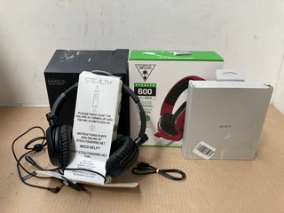 4 X ASSORTED HEADSETS TO INCLUDE TURTLE BEACH STEALTH 600 GEN 2 MAX HEADPHONES: LOCATION - B16