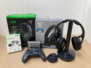 QTY OF ASSORTED TECH ACCESSORIES TO INCLUDE TURTLE BEACH STEALTH 600 GEN 2 HEADPHONES: LOCATION - B16