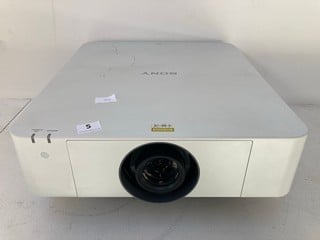 SONY VPL-FHZ60 DATA PROJECTOR - RRP: £ 3.348.98: LOCATION - FRONT BOOTH