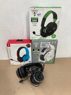 4 X HEADSETS TO INCLUDE LVL 40 WIRED STEREO GAMING HEADSET: LOCATION - B 12