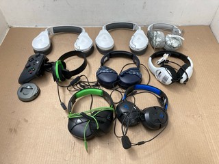 QTY OF HEADSETS TO INCLUDE TURTLE BEACH RECON 70 AR WIRED GAMING HEADSET TO INCLUDE XBOX BLACK CONTROLLER: LOCATION - B 12