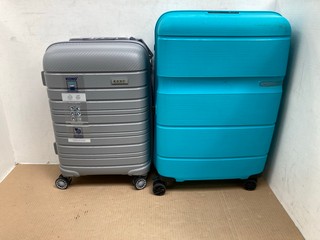 2 X WHEELED HARD SHELL SUITCASES IN TURQUOISE AND GREY - VARIOUS SIZES: LOCATION - C 4