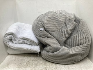 GREY BEAN BAG SEAT TO INCLUDE SILENTNIGHT QUILT DUVET 10.5 TOG: LOCATION - C 9