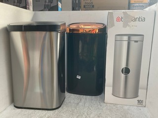 3 X ASSORTED BINS TO INCLUDE BRABANTIA BO TOUCH BIN 30 L: LOCATION - C 10