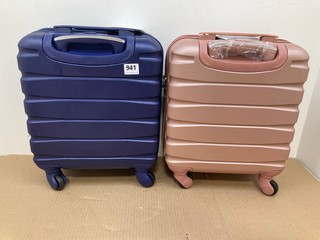 2 X FLIGHTKNIGHT WHEELED HARD SHELL SUITCASE WITH TELESCOPIC HANDLE: LOCATION - C 14