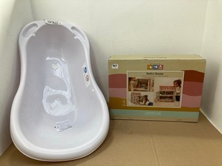 WHITE BATH FOR CHILDRENS TO INCLUDE LITTLE DUTCH DOLL'S HOUSE: LOCATION - C 14