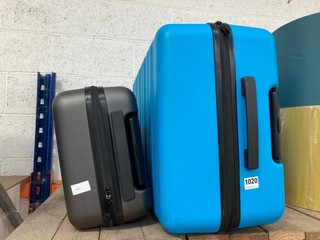 JOHN LEWIS & PARTNERS LARGE HARD SHELL SUITCASE IN BLUE TO INCLUDE SMALL CABIN BAG IN GREY: LOCATION - BR3