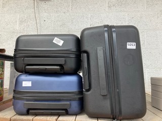 JOHN LEWIS & PARTNERS LARGE HARD SHELL SUITCASE IN BLACK TO INCLUDE 2 X SMALL CABIN BAGS IN NAVY AND BLACK: LOCATION - BR5