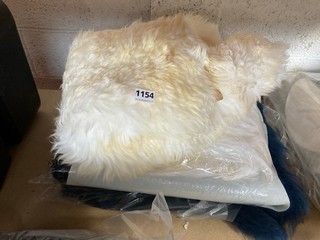 5 X ASSORTED COLOUR AND STYLE SHEEPSKIN RUGS TO INCLUDE JOHN LEWIS & PARTNERS SINGLE SHEEPSKIN RUG IN NAVY: LOCATION - BR11