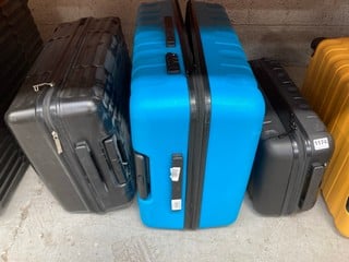 3 X ASSORTED JOHN LEWIS & PARTNERS HARD SHELL 4-WHEEL SUITCASES TO INCLUDE LARGE SUITCASE IN BLUE: LOCATION - BR12