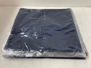 10 X VELVET CUSHION COVERS IN DEEP BLUE - COMBINED RRP £400: LOCATION - CR7