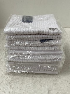 10 X CORD STYLE CUSHION COVERS IN WHITE - COMBINED RRP £300: LOCATION - CR7