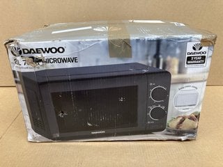 DAEWOO 20L 700W MICROWAVE IN BLACK W-U01623013: LOCATION - BR1