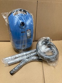 MIELE CLASSIC C1 VACUUM CLEANER RRP £179.99 IN BLUE: LOCATION - B1