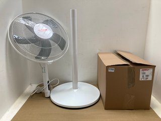 2 X ASSORTED JOHN LEWIS & PARTNERS LIGHTING ITEMS TO INCLUDE JOHN LEWIS FLOOR FAN: LOCATION - BR7