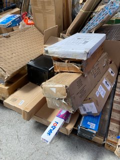 PALLET OF ASSORTED ITEMS TO INCLUDE VOUNOT 3M GAZEBO: LOCATION - B7 (KERBSIDE PALLET DELIVERY)