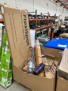 PALLET OF ASSORTED ITEMS TO INCLUDE DYSON ROLLERBALL PARTS: LOCATION - B8 (KERBSIDE PALLET DELIVERY)