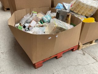 PALLET OF ASSORTED PET CARE ITEMS TO INCLUDE PROCHOICE MEATY BITES IN JELLY ( B.B DATE 29.3.2027): LOCATION - B3 (KERBSIDE PALLET DELIVERY)