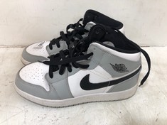 NIKE AIR JORDAN 1 IN BLACK/GREY/WHITE SIZE UK5