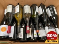 12 X BOTTLES OF ASSORTED WHITE WINE TO INCLUDE DASCH BOSCH 2021 CHENIN BLANC DRY WHITE WINE 75CL (18+ ONLY) (COLLECTION DAYS MONDAY 19TH - WEDNESDAY 21ST AUGUST)