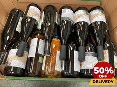 12 X BOTTLES OF ASSORTED WHITE WINE TO INCLUDE GENERAZIONE MILLE 898 FALDE INSOLIA 2022 CARRICANTE ORGANIC DRY WHITE WINE 75CL (18+ ONLY) (COLLECTION DAYS MONDAY 19TH - WEDNESDAY 21ST AUGUST)