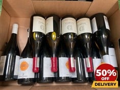 12 X BOTTLES OF ASSORTED WHITE WINE TO INCLUDE DASCH BOSCH 2021 CHENIN BLANC DRY WHITE WINE 75CL (18+ ONLY) (COLLECTION DAYS MONDAY 19TH - WEDNESDAY 21ST AUGUST)