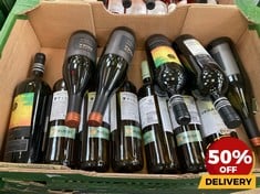 12 X BOTTLES OF ASSORTED WHITE WINE TO INCLUDE VERDEJO RUEDA VEGADELPAS 2022 DRY WHITE WINE 75CL (18+ ONLY) (COLLECTION DAYS MONDAY 19TH - WEDNESDAY 21ST AUGUST)