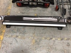 3 X ASSORTED ROOF BARS TO INCLUDE THULE WINGBAR EVO 127 ROOF BAR