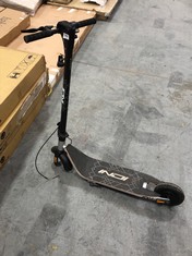 INDI EX-1 ELECTRIC SCOOTER IN BLACK (MISSING FRONT WHEEL) - COMPLETE LOT RRP £299 (COLLECTION ONLY)