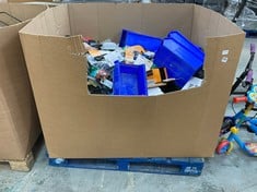 PALLET OF ASSORTED ITEMS TO INCLUDE QTY OF BLUE PLASTIC STORAGE TUBS SIZE 4 (KERBSIDE PALLET DELIVERY)