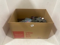 BOX OF ASSORTED KIDS CLOTHING TO INCLUDE ZARA ELASTIC WAIST DENIM JEANS BLUE STONEWASH WITH LOGOS SIZE 2-3YRS