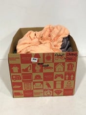 BOX OF ASSORTED ADULT CLOTHING TO INCLUDE ME+EM CHEESECLOTH CASUAL JUMPSUIT WASHED PEACH SIZE 4