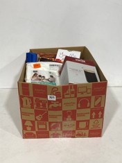 BOX OF ASSORTED HOUSEHOLD ITEMS TO INCLUDE LA CAFETIERE REPLACEMENT GLASS JUG