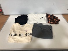 5 X ASSORTED CLOTHING TO INCLUDE NORTH FACE SWEATER WHITE WITH BLACK LOGO SIZE UNKNOWN