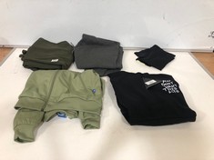 5 X ASSORTED CLOTHING TO INCLUDE NEW BALANCE JOGGERS DARK GREY SIZE M