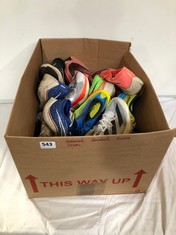 BOX OF ASSORTED ADULT BRANDED RUNNING TRAINERS TO INCLUDE NIKE VAPORFLY ZOOMX CORAL/BLACK SIZE 7.5