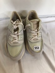 JEFFREY CAMPBELL TRAINERS NATURAL/GREY SIZE 10M