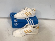 ADIDAS RIVALRY LOW TRAINERS CLOUD WHITE/DARK YELLOW SIZE 10