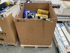 PALLET OF ASSORTED ITEMS TO INCLUDE ANSCHLER COIL SPRING 627721641