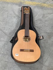 ORTEGA GUITARS FAMILY SERIES PRO FULL-SIZE LEFT-HANDED ACOUSTIC GUITAR WITH CARRY BAG MODEL: R131L