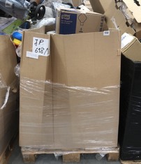 PALLET OF ASSORTED PAPER TOWELS TO INCLUDE TORK SOFT SINGLE FOLD HAND TOWEL