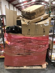 PALLET OF ASSORTED ITEMS TO INCLUDE U.S. TRAVELLER SUITCASE IN FABRIC BURGUNDY