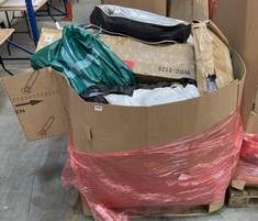 PALLET OF ASSORTED ITEMS TO INCLUDE IRONING BOARD IN WHITE / DARK GREY PRINT