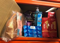 QUANTITY OF ITEMS TO INCLUDE MOLTON BROWN DISCOVERY BATH & SHOWER GEL BODY CARE COLLECTION:: LOCATION - C