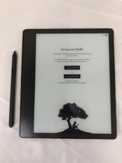 KINDLE SCRIBE 10.2" 300PPI 16GB PREMIUM PEN (RRP £360) E INK TABLET: MODEL NO 840080554570: LOCATION - TECH & GAMING