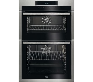 AEG BUILT IN DOUBLE ELECTRIC OVEN: MODEL DCE731110M - RRP £725: LOCATION - C3