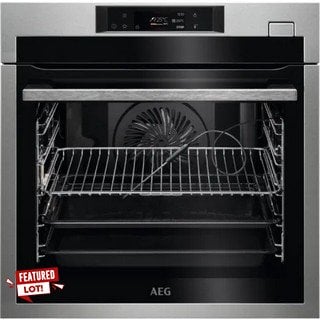 AEG 7000 SERIES BUILT IN SINGLE ELECTRIC OVEN : MODEL BSE772380M - RRP £1099: LOCATION - C4